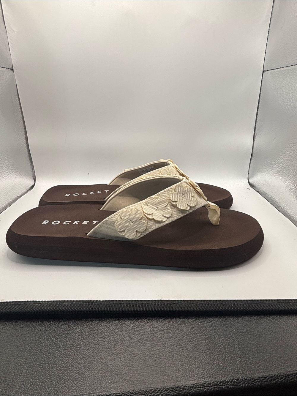 Rocket Dog Cream Floral-Accent Platform Flip Flops